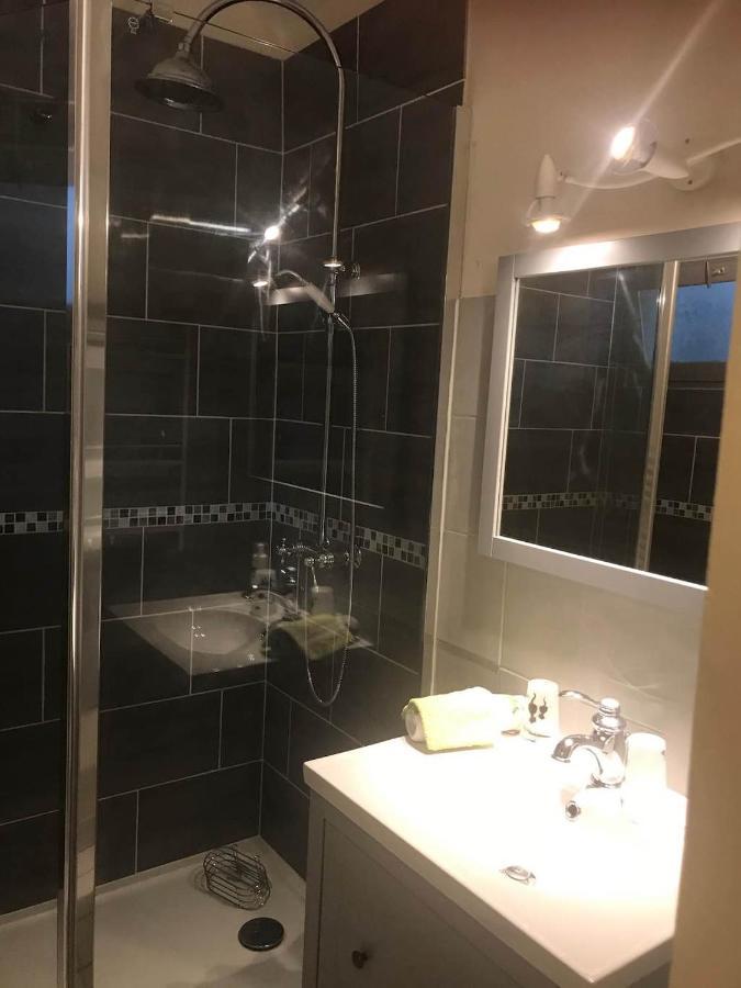 Logis Des Lauriers Roses Hotel Marennes  Ngoại thất bức ảnh
