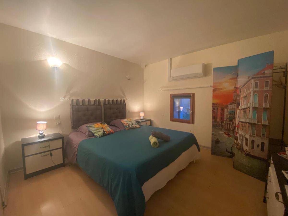Logis Des Lauriers Roses Hotel Marennes  Ngoại thất bức ảnh