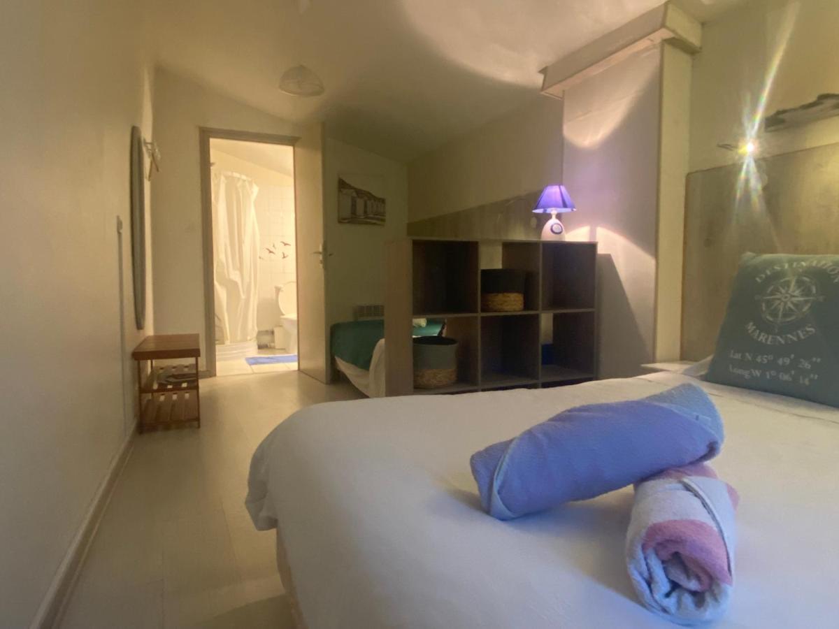 Logis Des Lauriers Roses Hotel Marennes  Ngoại thất bức ảnh